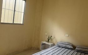 Espaço Amplo de 2 quartos com 2 camas de casal e 1 de solteiro